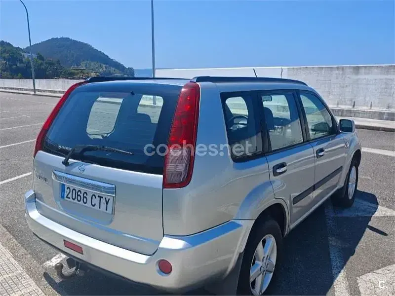 Usado Nissan X-Trail Comfort 140 CV (102 kW) 2004 Blanco SUV