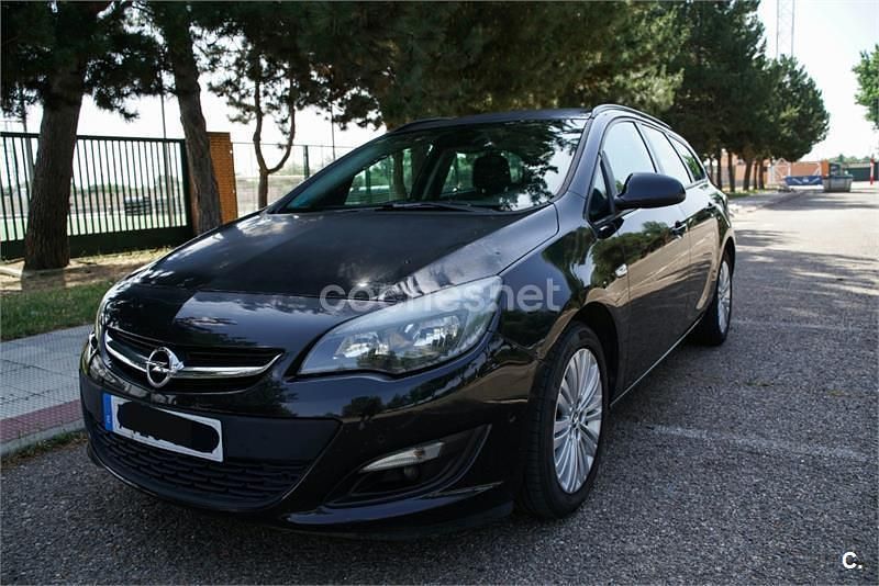 Usado Opel Astra Selective 140 HP (102 kW) 2015 Preto Carrinha