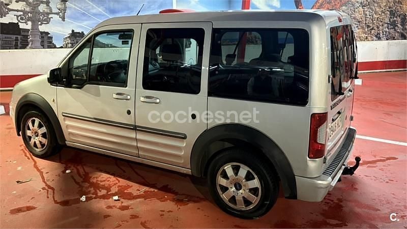Usado Ford Tourneo Connect Titanium 95 CV (69 kW) 2013 Gris / plata Monovolumen
