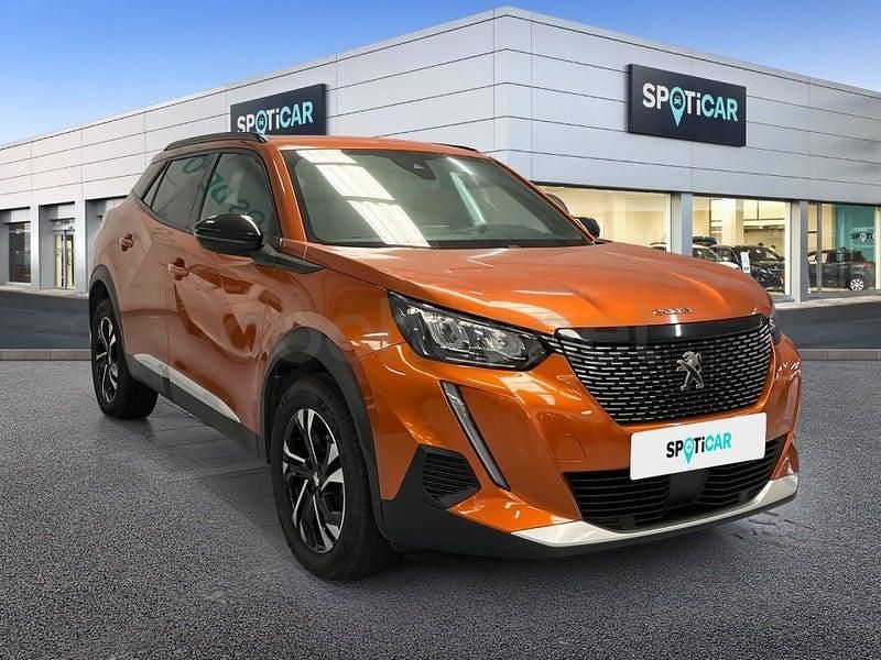 Usado Peugeot 2008 Allure 100 CV (73 kW) 2023 Naranja SUV