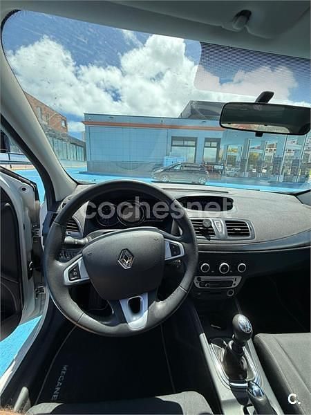 Usado Renault Mégane Dynamique 115 CV (84 kW) 2012 Blanco Berlina
