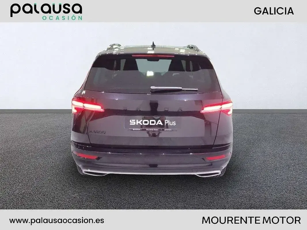 Usado Skoda Karoq SportLine 150 CV (110 kW) 2025 Negro SUV