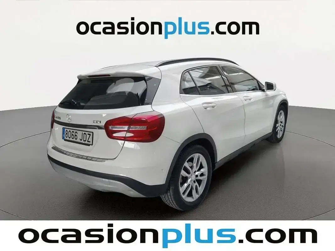 Usado Mercedes GLA200 Urban 136 CV (100 kW) 2015 Blanco SUV