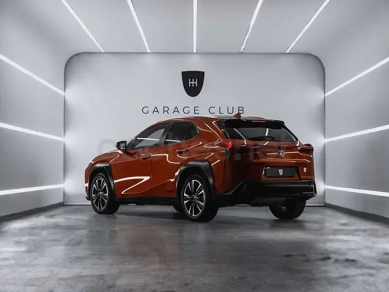 Usado Lexus UX 184 CV (135 kW) 2021 Granate SUV