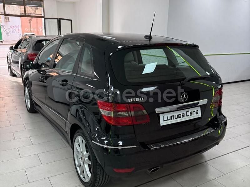 Usado Mercedes B180 Sport Edition 109 CV (80 kW) 2009 Negro Monovolumen