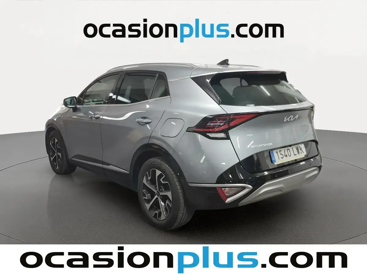 Usado Kia Sportage 150 CV (110 kW) 2022 Gris plata SUV
