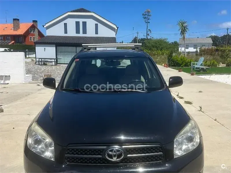 Usado Toyota RAV4 Executive 136 CV (100 kW) 2007 Negro SUV