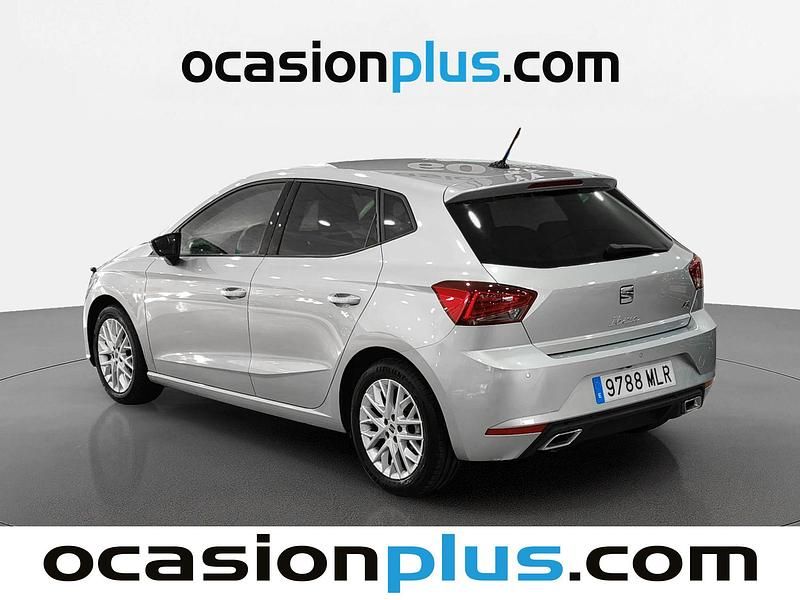 Usado Seat Ibiza FR 110 CV (80 kW) 2023 Gris plata Utilitario