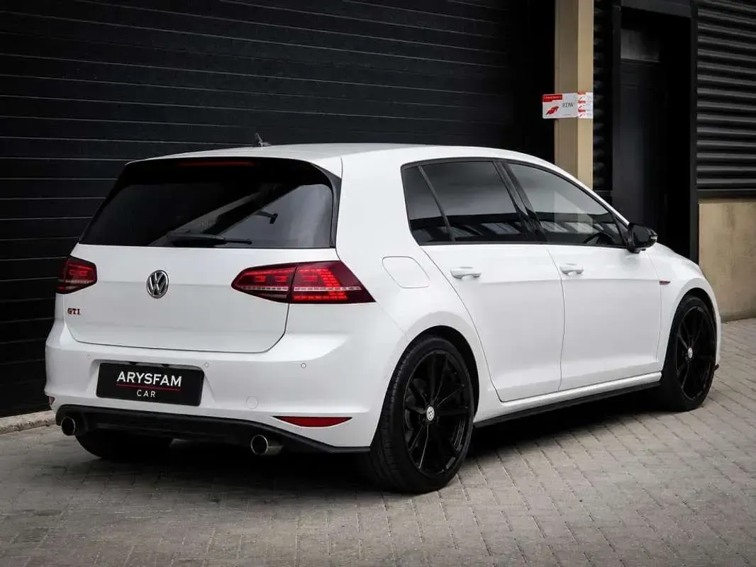 Usado VW Golf VII GTI 220 CV (161 kW) 2013 Blanco Utilitario