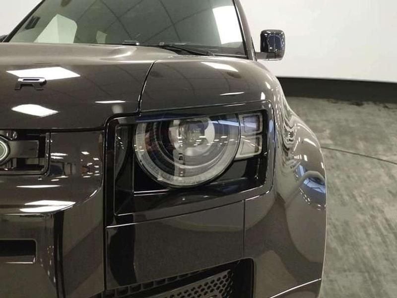 Usado Land Rover Defender SE Dynamic 300 HP (220 kW) 2025 Preto SUV