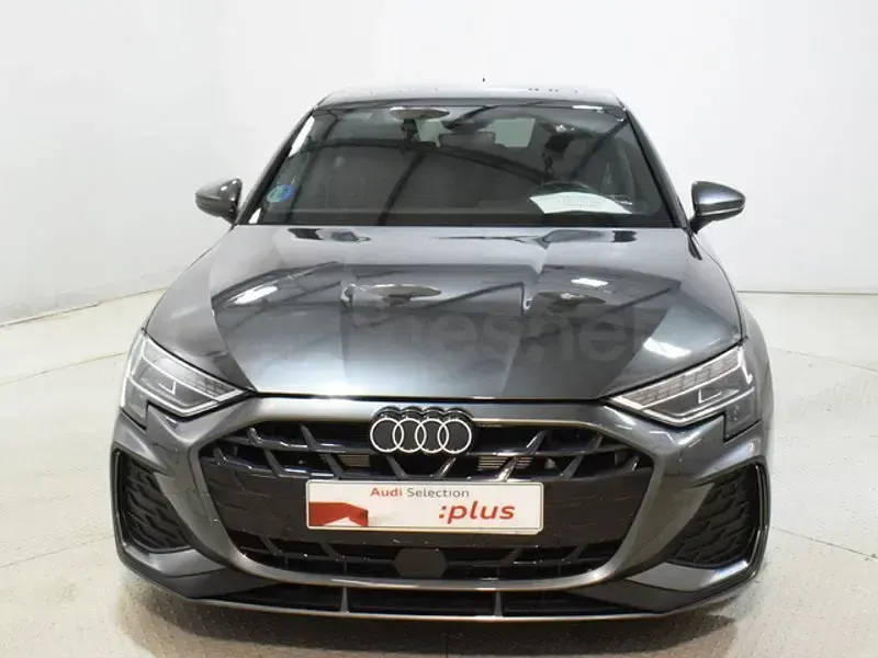 Usado Audi A3 S-Line 150 CV (110 kW) 2025 Gris / plata Berlina