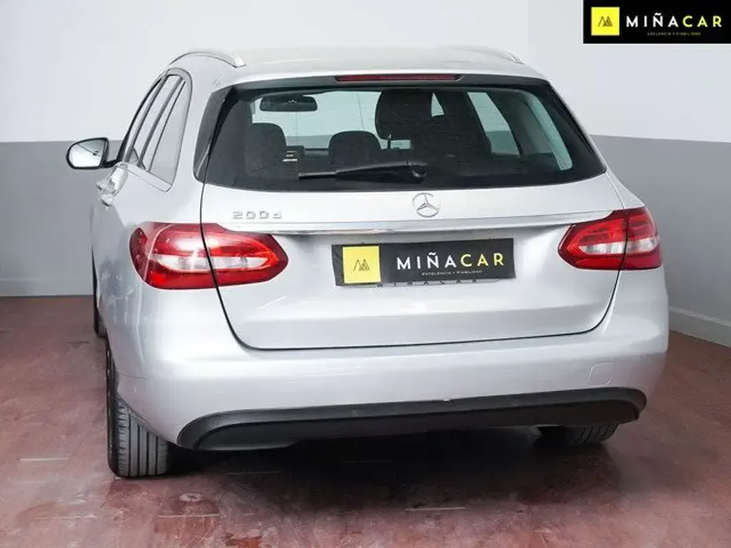 Usado Mercedes C200 136 CV (100 kW) 2016 Gris Familiar