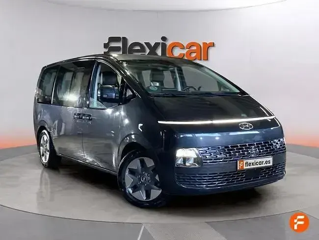 Usado Hyundai Staria 177 CV (130 kW) 2023 Azul Monovolumen