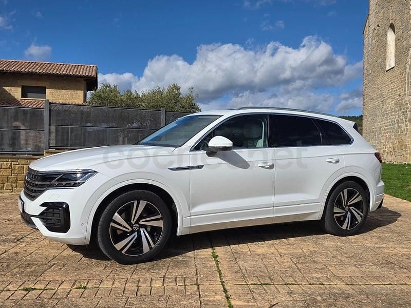 Second-hand VW Touareg R-line 231 CP (169 kW) 2021 Alb SUV