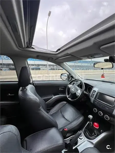 Usado Mitsubishi Outlander Motion 150 CV (110 kW) 2012 Gris / plata SUV
