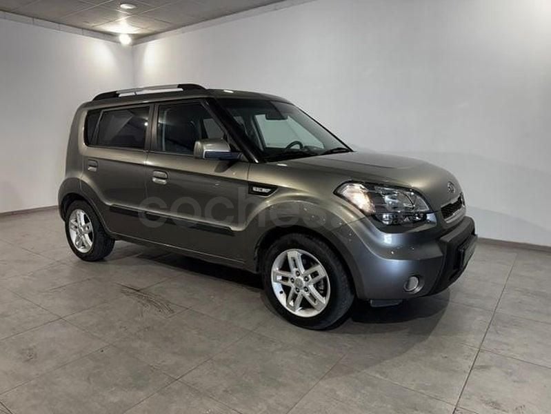 Usado Kia Soul 124 CV (91 kW) 2010 Gris / plata SUV