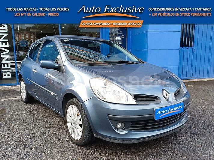 Gris / plata Usado 2007 Renault Clio II Dynamique Berlina | 4490 € (Un poco caro) - Imagen 1/4