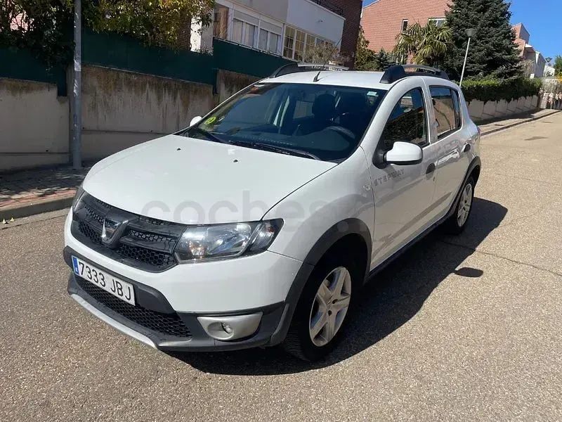 Usado Dacia Sandero Stepway 90 CV (66 kW) 2015 Blanco Berlina