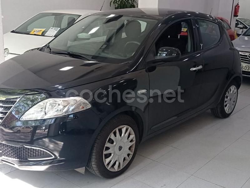 Negro Usado 2012 Lancia Ypsilon Gold Utilitario | 6900 € (Precio justo) - Imagen 1/4