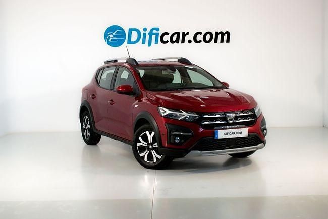 Usado Dacia Sandero Comfort 92 CV (67 kW) 2022 Rojo Utilitario