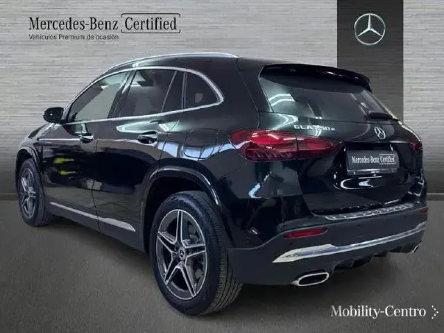 Usado Mercedes GLA250 218 CV (160 kW) 2025 Negro noche SUV