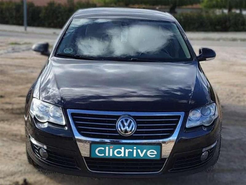 Usado VW Passat Highline 170 CV (125 kW) 2007 Negro Familiar