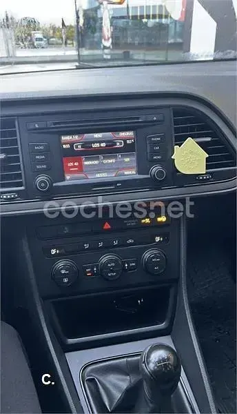Usado Seat Leon ST Style 110 CV (80 kW) 2014 Negro Familiar