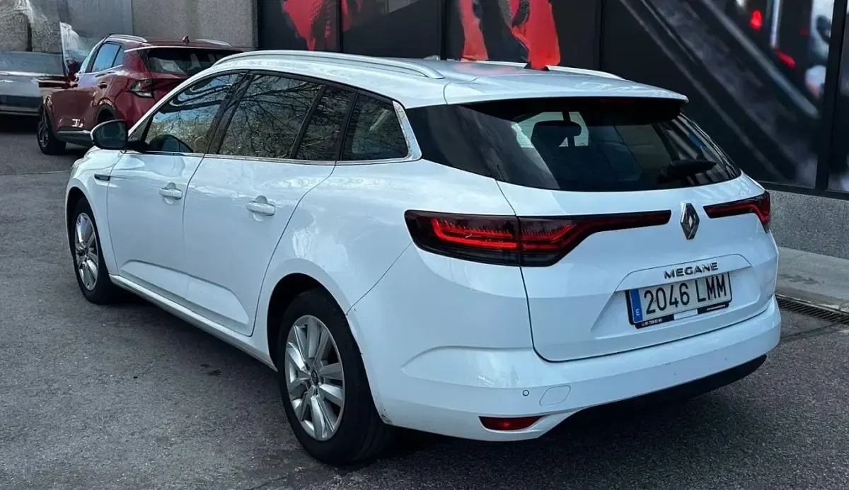 Usado Renault Mégane IV Business 115 CV (84 kW) 2021 Blanco