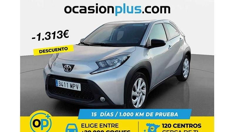 Gris Usado 2024 Toyota Aygo Play Utilitario | 13.137 € (Precio justo) - Imagen 1/4