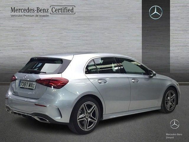 Usado Mercedes A200 AMG line 163 CV (119 kW) 2024 Plata hightech