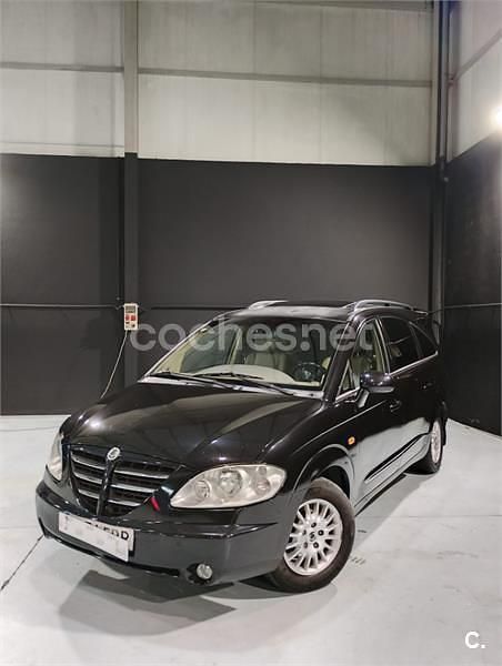 Usado SsangYong Rodius Limited 165 CV (121 kW) 2007 Negro Monovolumen