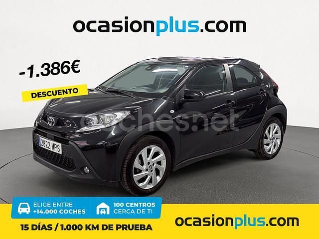 Negro Usado 2024 Toyota Aygo Play Utilitario | 15.250 € (Precio justo) - Imagen 1/4