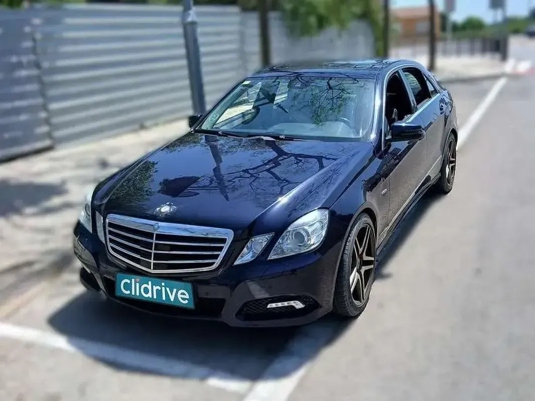 Usado Mercedes E220 170 CV (125 kW) 2010 Azul Berlina