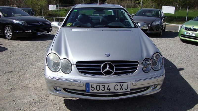Plata Usado 2004 Mercedes CLK320 Avantgarde Coupe | 7950 € (Precio justo) - Imagen 1/1