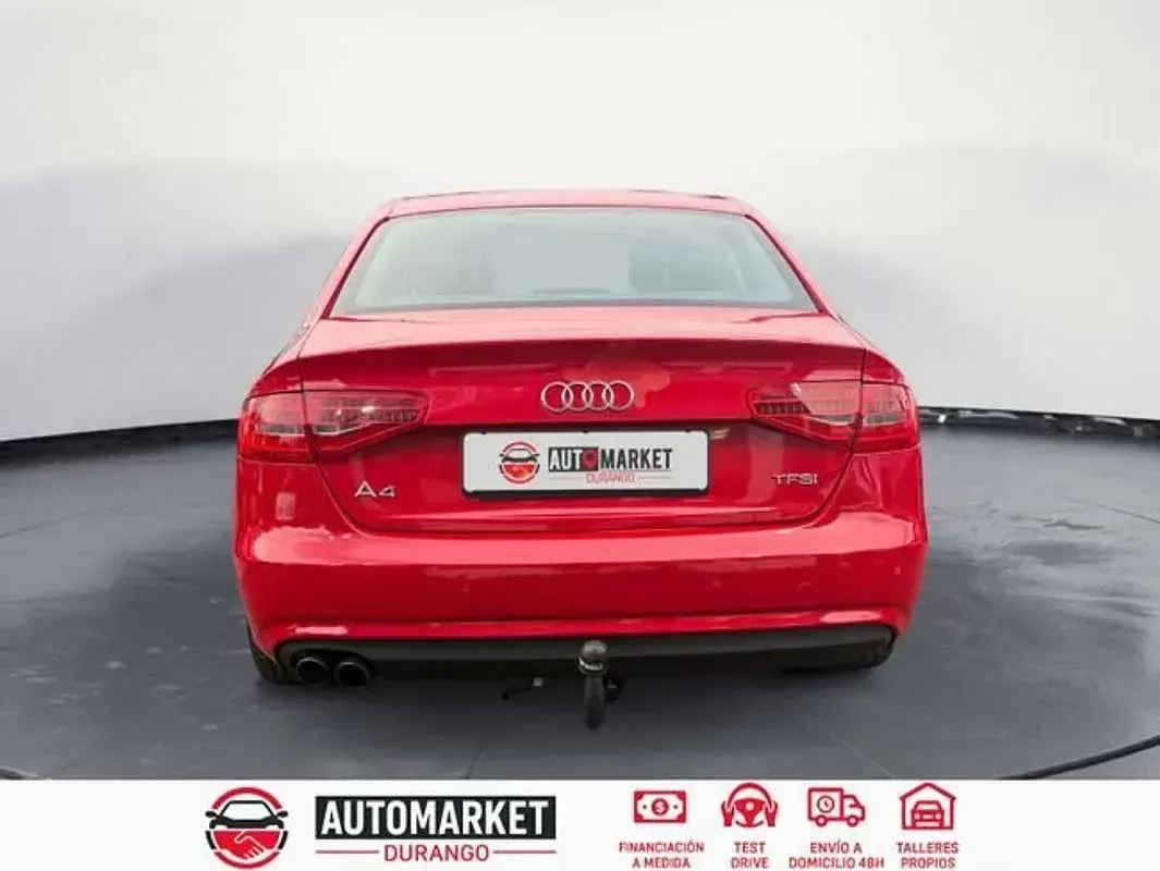 Usado Audi A4 120 CV (88 kW) 2014 Plateado Berlina