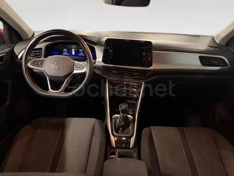 Usado VW T-Roc Life 110 CV (80 kW) 2023 Rojo SUV