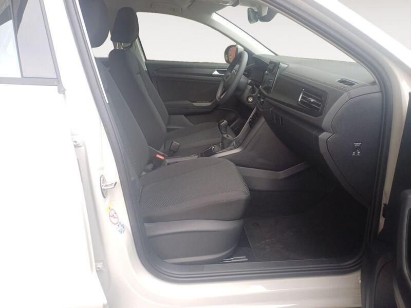 Usado VW T-Roc Business 116 CV (85 kW) 2025 Gris SUV