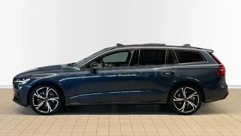 Usado Volvo V60 Ultra 197 CV (144 kW) 2024 Azul Familiar