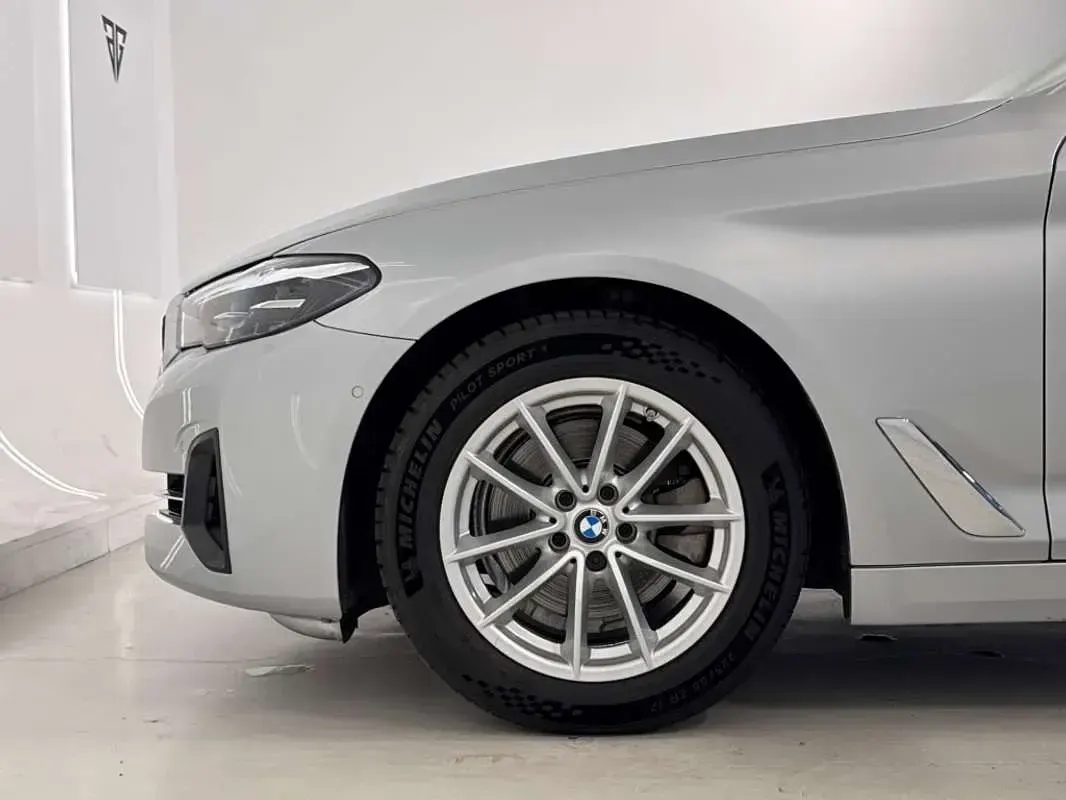Usado BMW 520 190 CV (139 kW) 2020 Gris Berlina