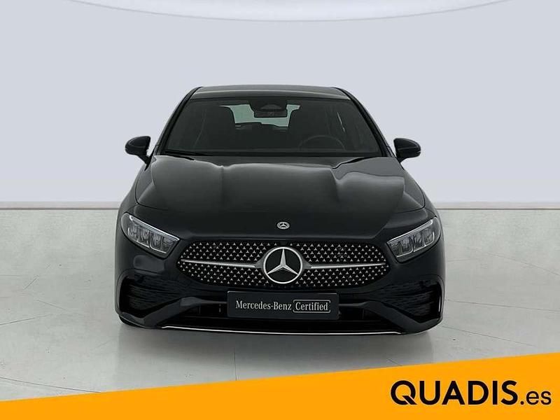 Usado Mercedes A180 Advanced 136 CV (100 kW) 2025 Negro Utilitario