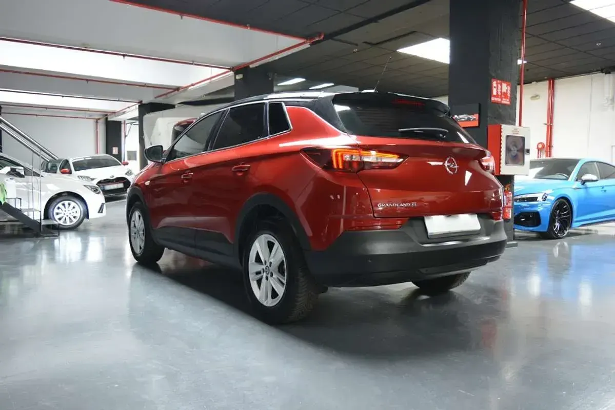 Usado Opel Grandland X Excellence 120 CV (88 kW) 2018 Rojo SUV