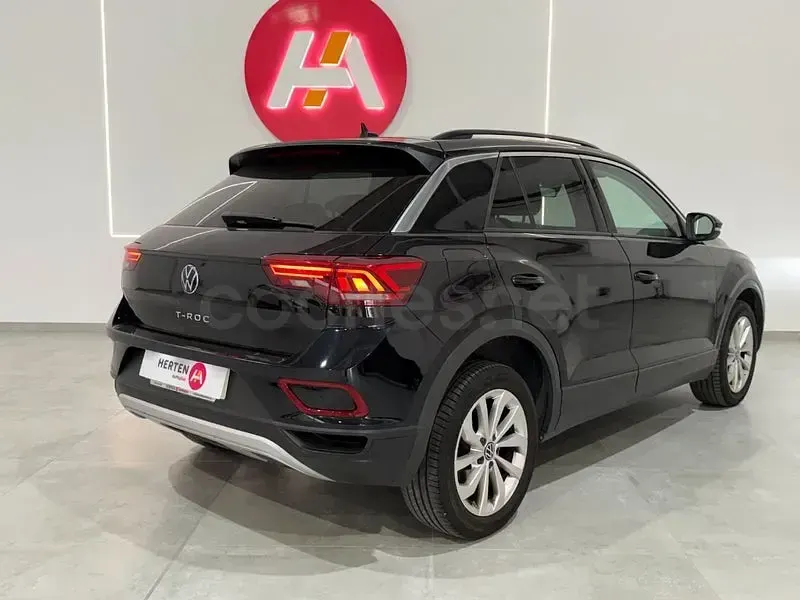 Usado VW T-Roc Life 110 CV (80 kW) 2022 Negro SUV