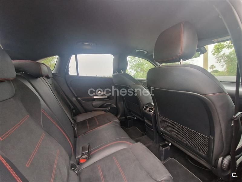 Usado Mercedes GLA200 150 CV (110 kW) 2023 Negro SUV