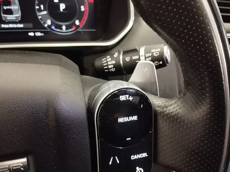 Usado Land Rover Range Rover Sport HSE Dynamic 306 CV (225 kW) 2019 Gris / plata SUV