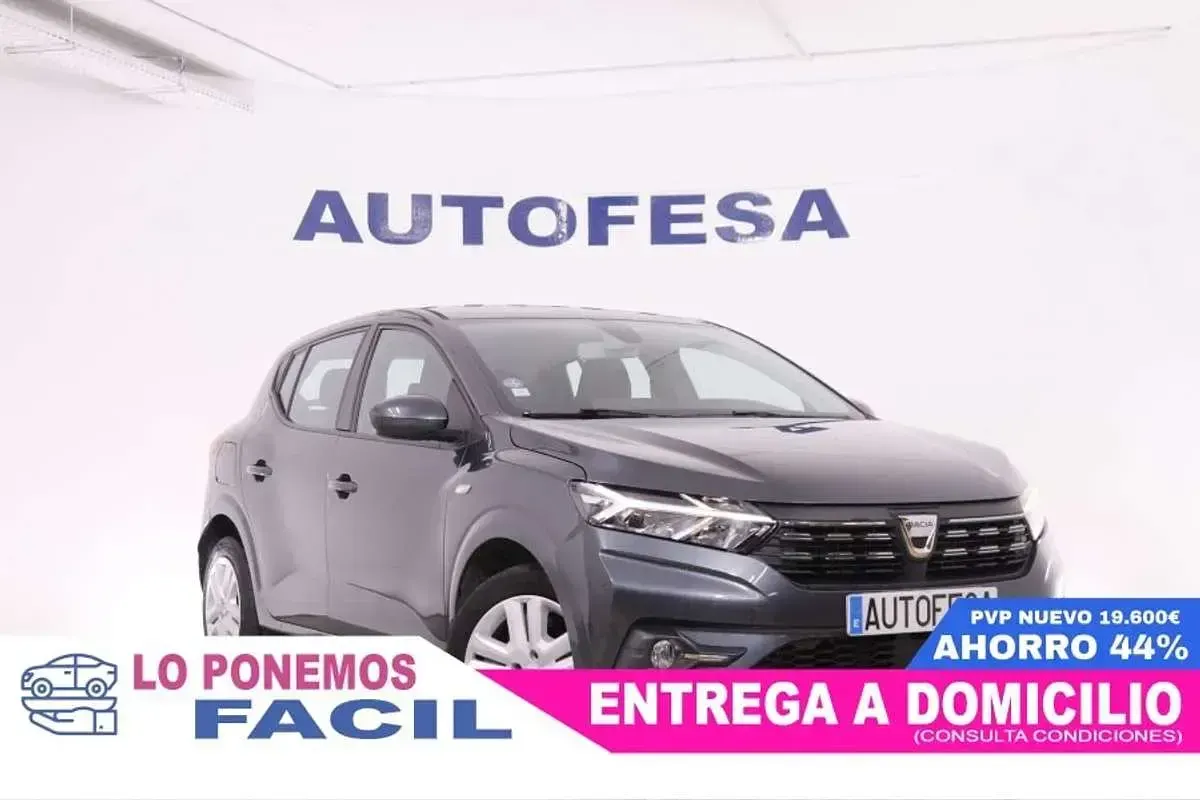 Usado Dacia Sandero Comfort 90 HP (66 kW) 2021 Verde Sedan