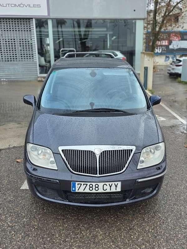 Usado Lancia Phedra 128 CV (94 kW) 2004 Gris / plata Monovolumen