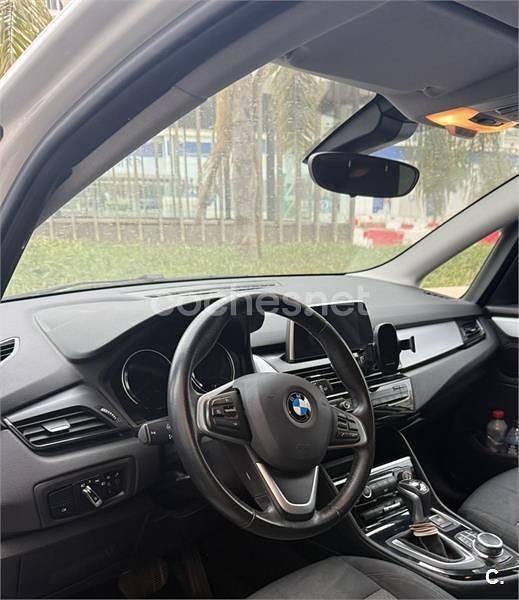 Usado BMW 225 Active Tourer iPerformance 224 CV (164 kW) 2019 Blanco Monovolumen