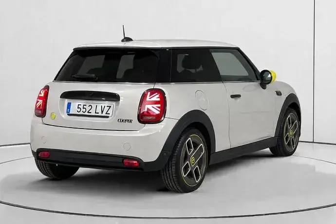 Begagnad Mini Cooper SE 135 kW (184 HK) 2022 Grå Halvkombi