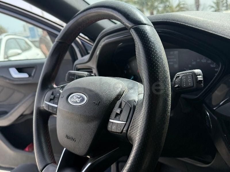 Używany Ford Focus ST-Line X 125 KM (91 kW) 2020 Niebieski Sedan/Limuzyna