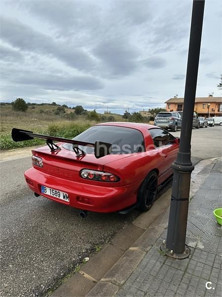Usado Chevrolet Camaro 193 CV (141 kW) 2000 Rojo Coupe